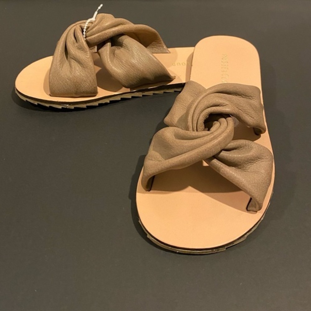 ModCloth Musse & Cloud Women Twist Taupe Butter Soft Leather Slides Sandals New